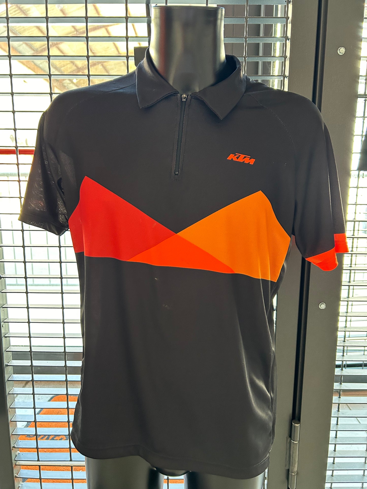 FACTORY CHARACTER POLO